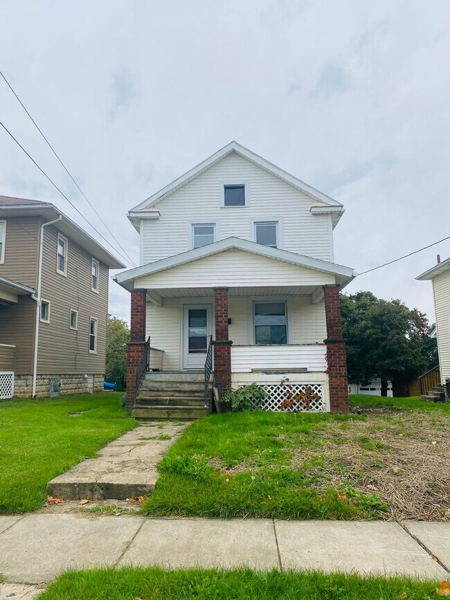 Building Photo - 2 bedroom single family home ready now