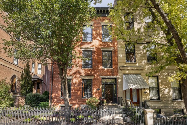 Building Photo - 1326 Broadway-SI ID1324946P