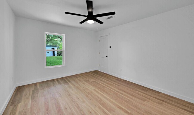 Building Photo - Newly Renovated 3 Bed, 2 Bath Home in Waco