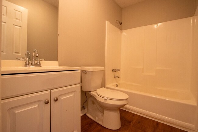 Building Photo - Rustwood