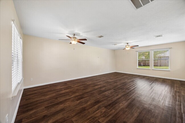 Building Photo - 21914 Willow Downs Dr