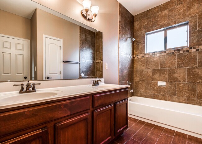 Building Photo - Home For Rent - Beautiful Single Story Hom...