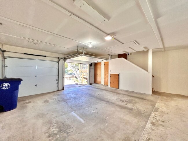 Building Photo - Greenbelt Gem Backing to Walnut Creek – Spacious 3BR Home in Prime North Austin Location