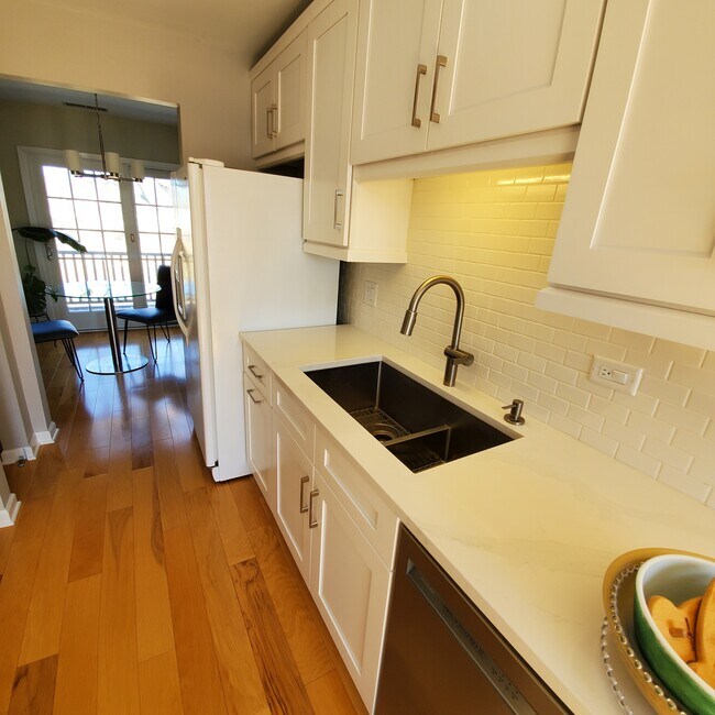 Building Photo - 122 White Branch Ct