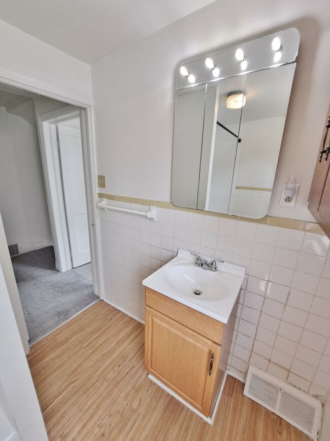 Building Photo - 51-53-53 E Forrest Ave