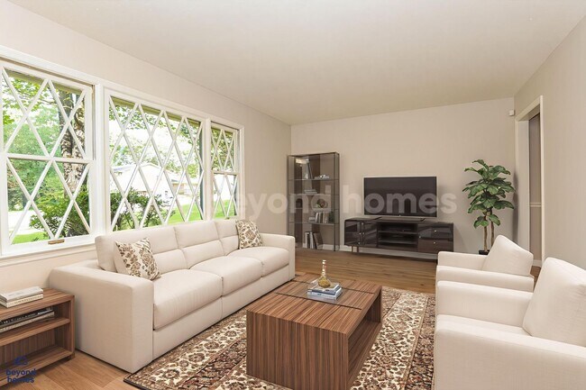 Building Photo - Freshly renovated 3 bedroom / 2 full bath home with 1,679 sq/ft of space!