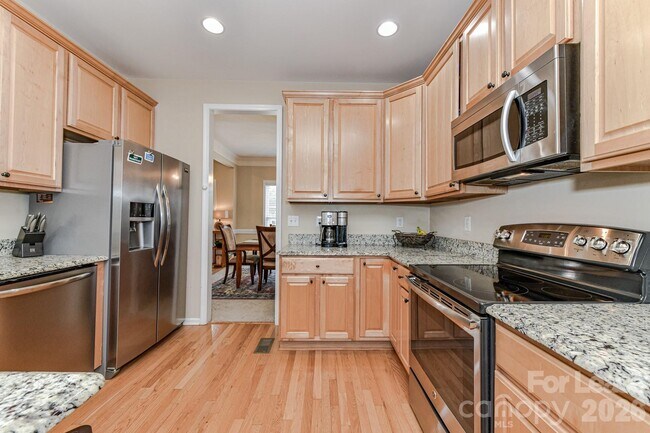 Building Photo - 10645 Castlehill Dr