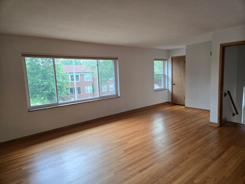 Building Photo - 7729 Brookline Terrace