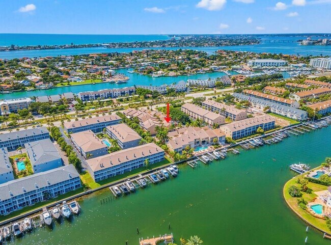 Building Photo - 487 Pinellas Bayway S