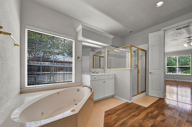 Building Photo - 306 Canyon Lake Dr