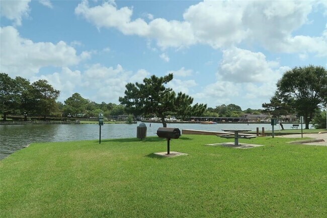 Building Photo - 18515 Egret Bay Blvd