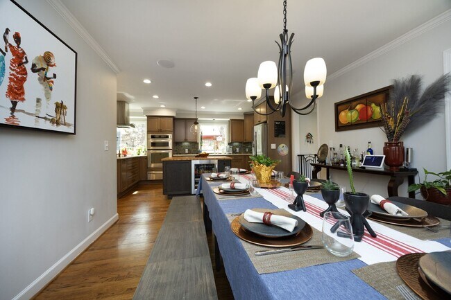 Building Photo - Beautifully renovated large home in CHCCS school district! Available mid-June!