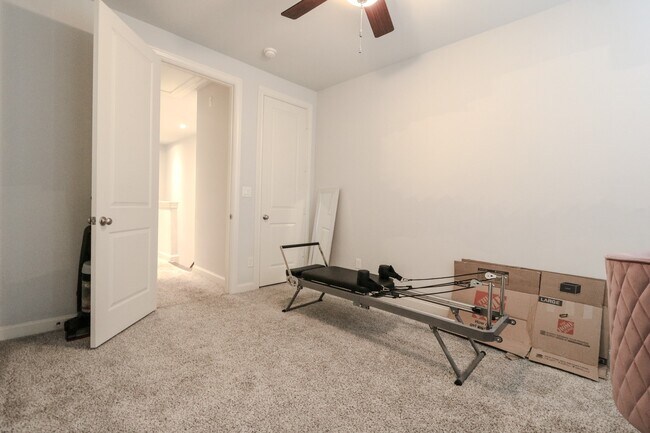 Building Photo - 2037 Fannin Station N