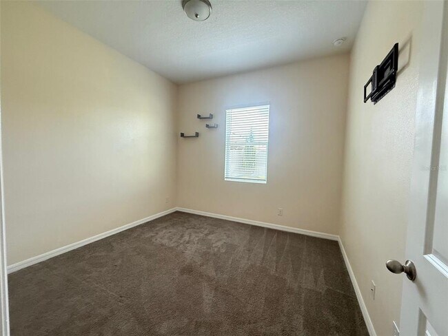 Building Photo - 2074 Brillante Dr