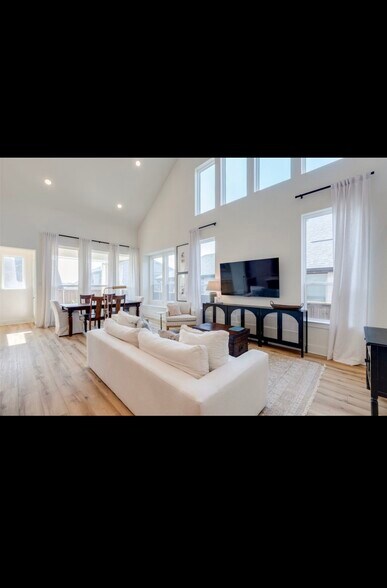 Building Photo - 1513 Waxwing Pl