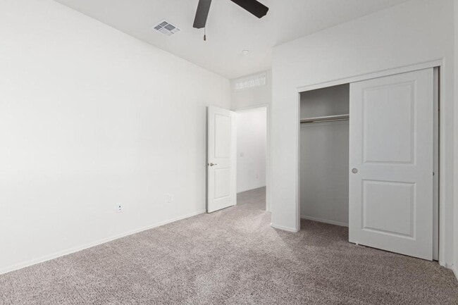 Building Photo - 14058 E Red Pine Pl