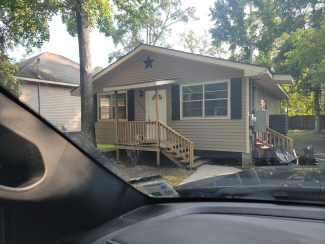 Building Photo - 34099 Longleaf Ln