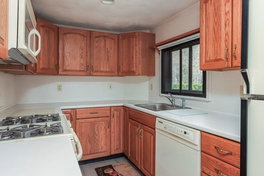 Building Photo - 7 Howards