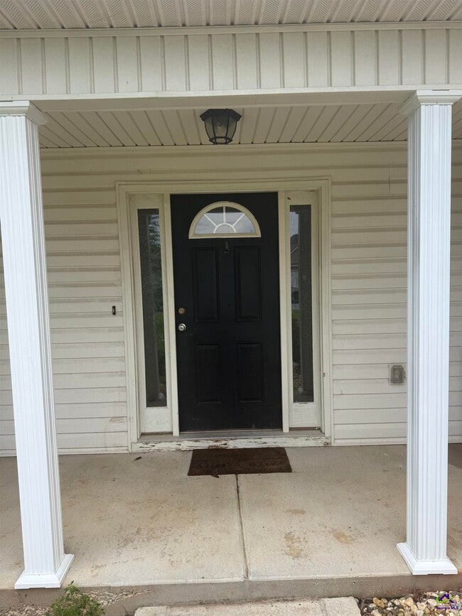 Building Photo - 120 Worchester Cir