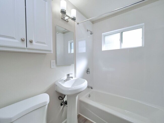 Building Photo - 16016 Marcella St