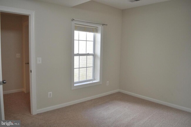 Building Photo - 22639 Tivoli Ln
