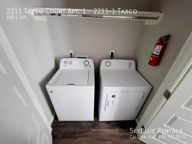Building Photo - 2211 Taxco Ct