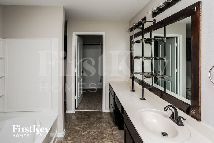 Building Photo - 206 Plantation Dr