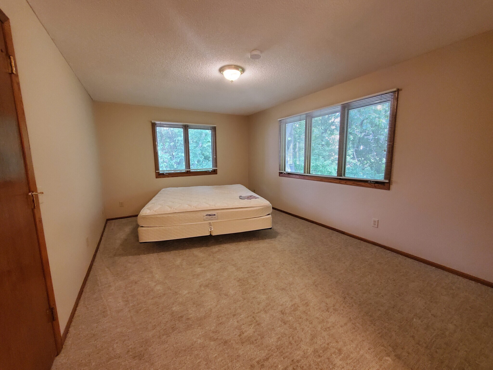 Building Photo - 2517 Cedar Hills Dr