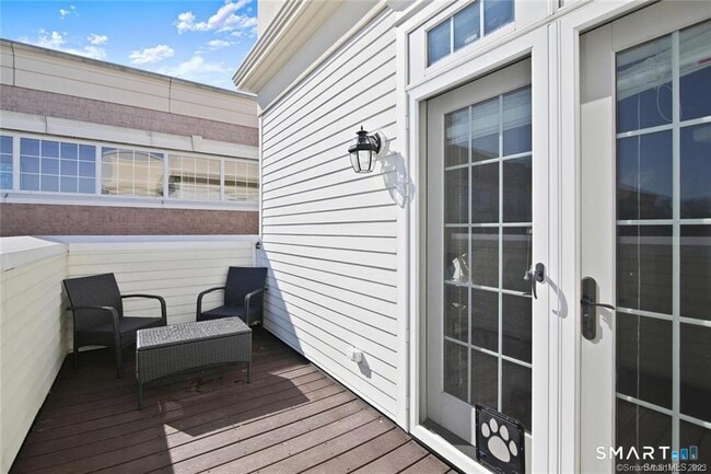 Building Photo - 1241 Post Rd