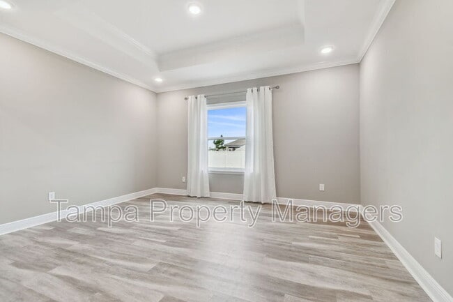 Building Photo - 10324 Crestview Heights Ave