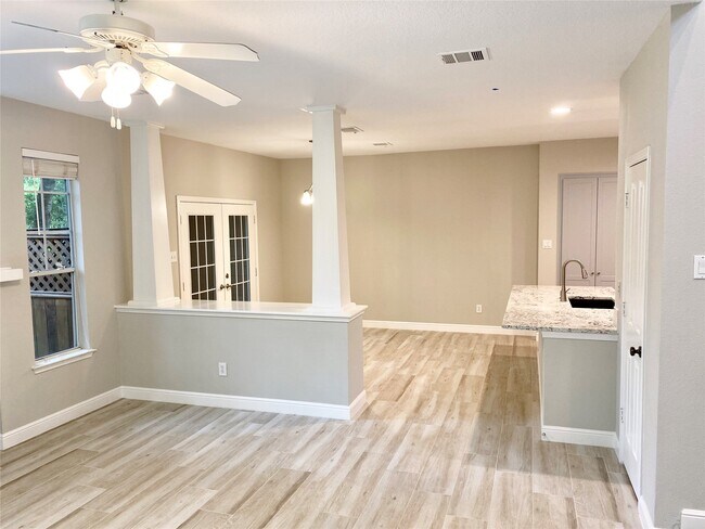 Building Photo - 66 Scarlet Woods Ct