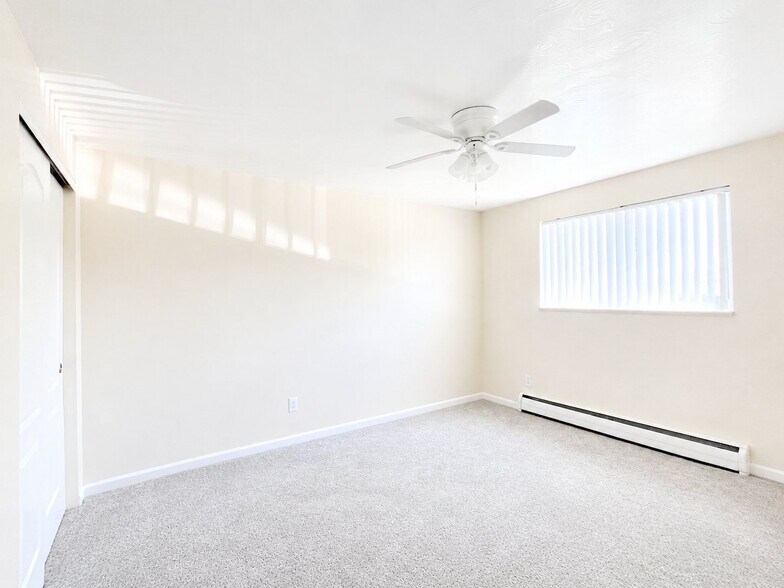 Building Photo - 375 S Depew St