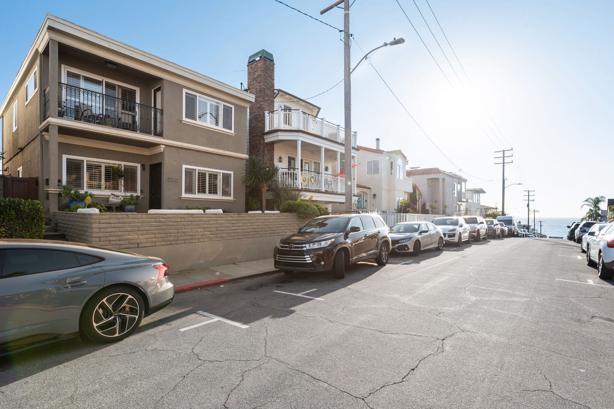 Building Photo - 330 28th St