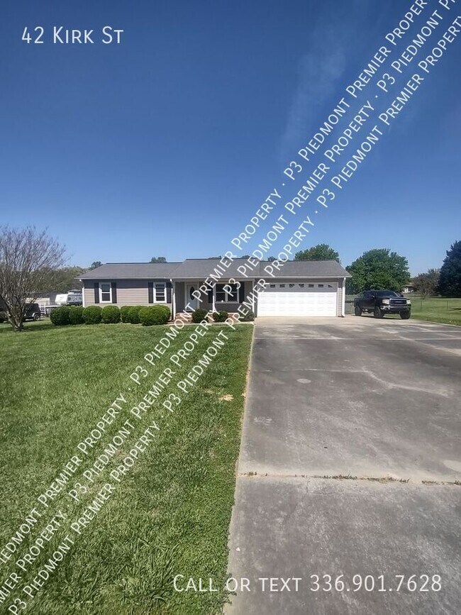 Building Photo - 42 Kirk St