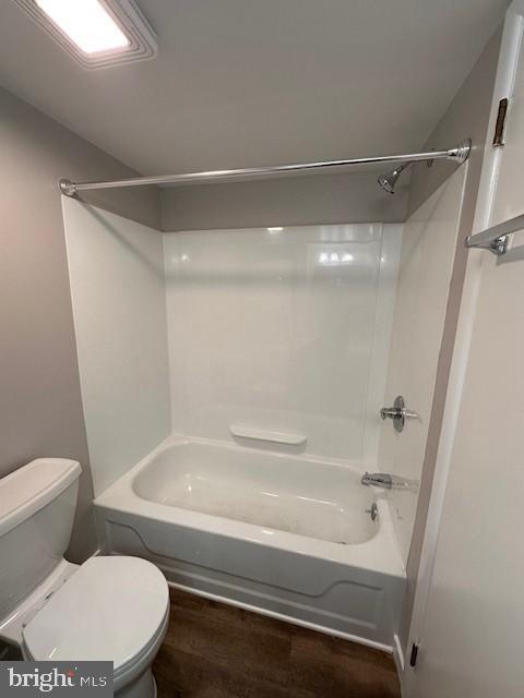 Building Photo - 1402 Valley Dr