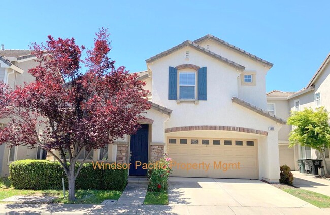 Building Photo - Bright 2 Story Home In Great Dublin Ranch ...