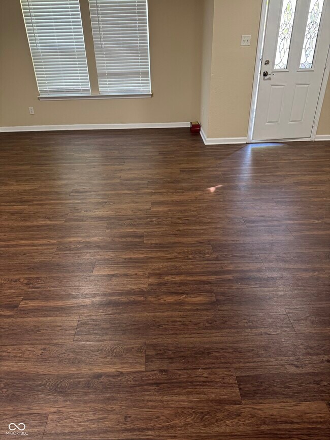 Building Photo - 10881 Clear Spring Dr