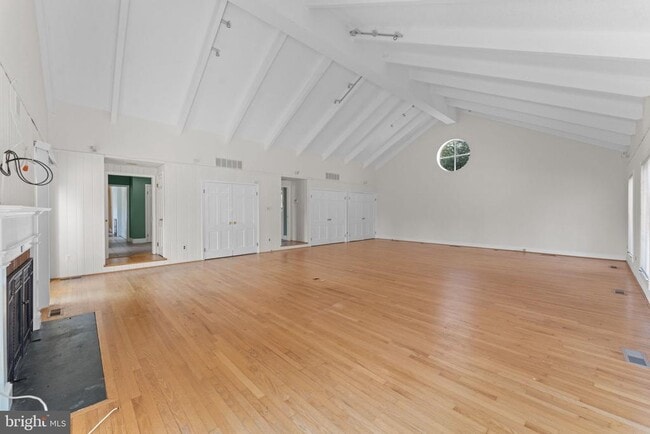 Building Photo - 901 Walker Rd