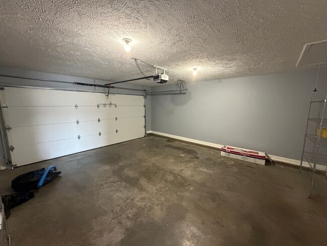 Building Photo - BEAUTIFUL HOME!!!