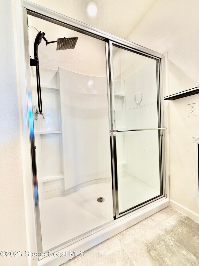 Building Photo - 388 Coyote Dr