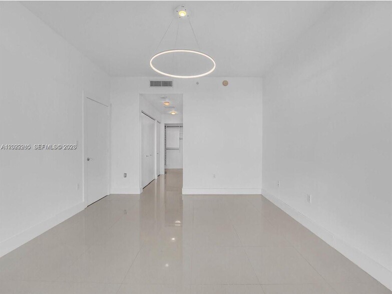 Building Photo - 900 Biscayne Blvd