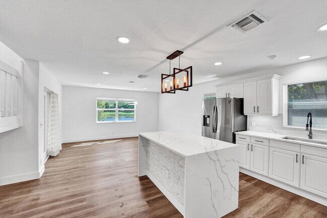 Building Photo - 4110 NW 10th St