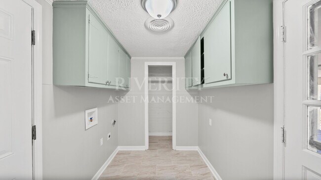 Building Photo - 3770 Wisteria Cove