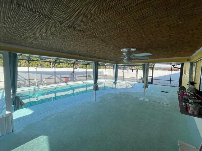 Building Photo - 6108 11th Ave W