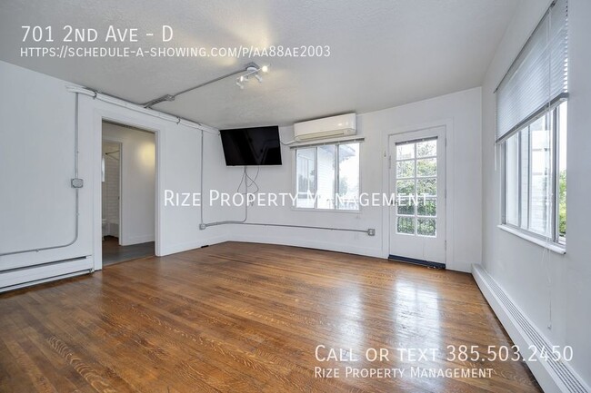 Building Photo - Spacious Top Floor Avenues 1 BR With Priva...