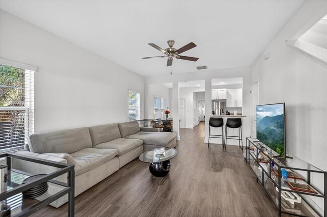 Building Photo - 115 E Broad St