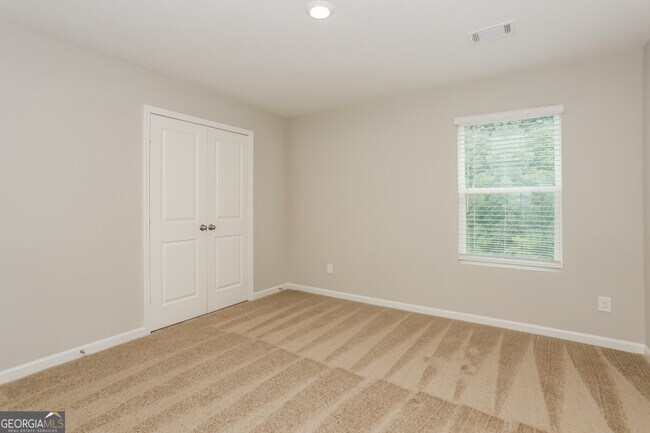 Building Photo - 518 Firethorn Ct