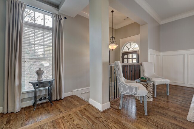 Building Photo - 2114 W Village Xing