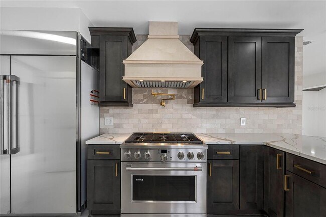 Building Photo - 520 115th Ave