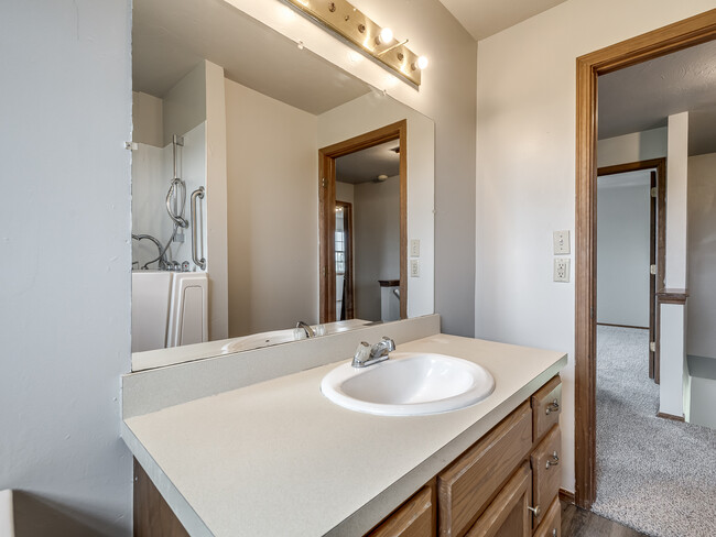 Building Photo - 11308 Meadow Ridge Ln